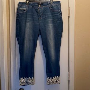 Women’s denim capris